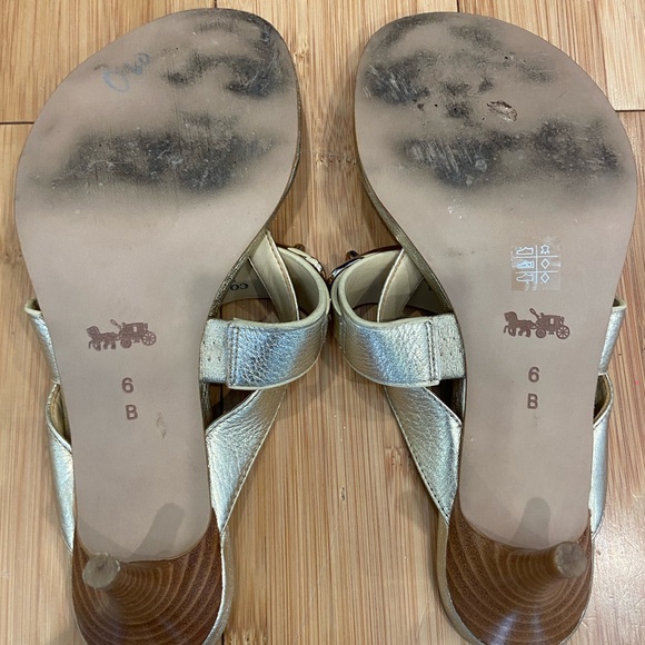 COAHC Kitten Heels Gold Sandals - Picture 6 of 6